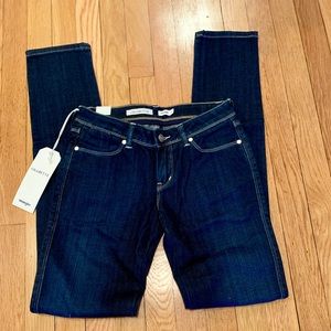 NWT - Wrangler “Cigarette” Jeans AUS Size 8 (US4)